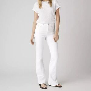 NWT Levi’s 726 High Rise Flare Women's Jeans.